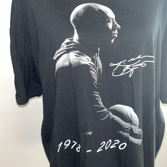 Kobe T-Shirt Pre-Owned size 2XL.  Good condition.  No holes or fading. - Picture 2 of 6